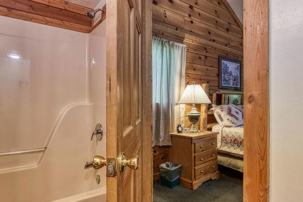 Forever Yours, Hot Tub, 1089 Of Free Attraction Tickets For Each Paid Day, Dollywood And More بيدجن فورج المظهر الخارجي الصورة